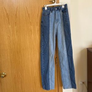 Boyfriend fit high-waisted two tones jeans, super flattering, clenches waist